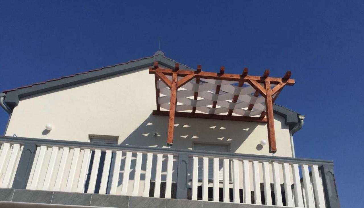 Villa Santa Barbara ヴーシ エクステリア 写真